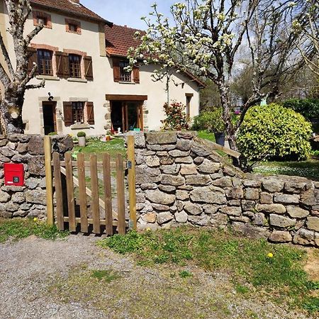 Gite Du Dolmen Classe 3 Epis Villa Blessac Bagian luar foto