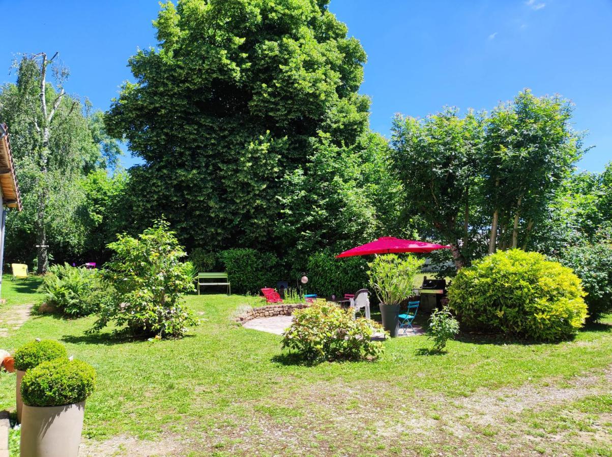 Gite Du Dolmen Classe 3 Epis Villa Blessac Bagian luar foto